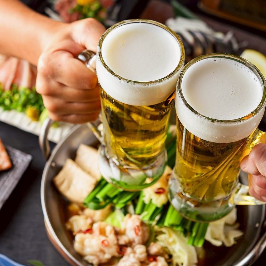 九州酒場ならではのもつ鍋と馬刺しなど!飲み放題付きのコースや手羽先イベントもあり