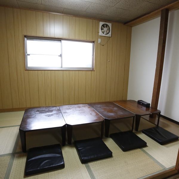 [We also have tatami seats available for banquets] On the 2nd floor of the store, we have tatami seats that can accommodate up to 20 people! This is a popular seat, so be sure to make your reservations early! It's a spacious and relaxing space. It's very popular not only for drinking parties with co-workers and friends, but also for family meals!