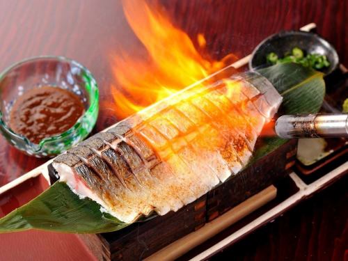 烤金华鲭鱼 Shime mackerel [5 片 1,300 日元] [10 片 2,400 日元]