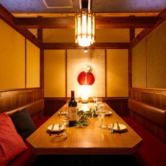 The popular private room seats are available in various variations according to the number of people.Please spend a wonderful time in a stylish private room space.We have the best plan for birthdays and girls-only gatherings.