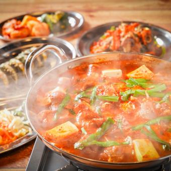 [Friday, Saturday, and the day before a holiday] [Soondubu Jjigae Course] 8 dishes in total, 2 hours of all-you-can-drink, 3,000 yen