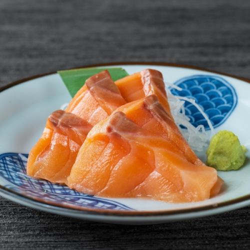 サーモンの刺身