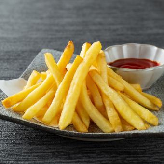 揚げたてポテトフライ