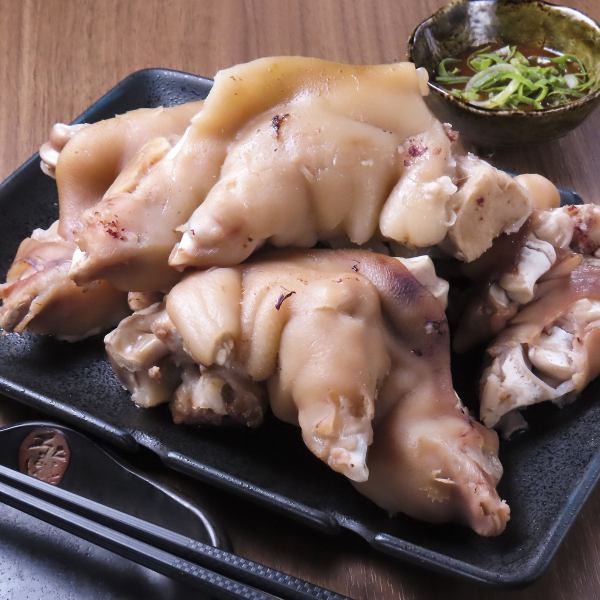 プルプル食感がたまらない！お肌に嬉しい自慢の【トロトロ豚足(湯がき)】