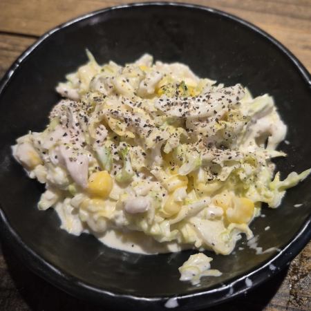 蒸し鶏と春キャベツのコールスローサラダ