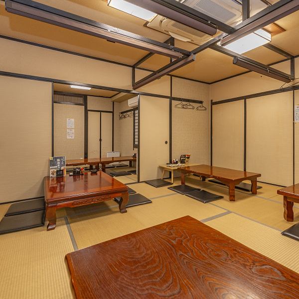 ≪宴会にも使いやすいお座敷個室♪≫忘年会など各種宴会に最適なプライベート空間です。最大30名様までご利用いただけるゆったりお座敷で、くつろぎの時間をお楽しみください。お酒も豊富に取り揃えており、お酒好きにはたまりません♪自慢のブランド鶏を使用したお料理とお酒で、特別な時間を心ゆくまでお楽しみください☆