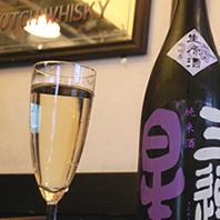 Always more than 20 types.Sake from all over Japan