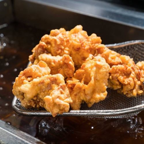 닭고기 튀김 파 소스 소스 / 소금 볶음으로 마른 닭 소금 튀김
