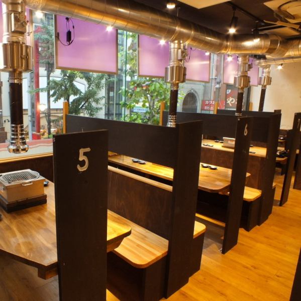 Perfect for a family meal or a banquet with friends! Tables for 4 people are lined up in a row☆*Photo is of an affiliated restaurant