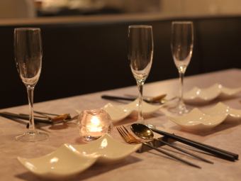 The semi-private room seating for 4 to 8 people is perfect for a girls' night out. *We do not accept seat reservations.
