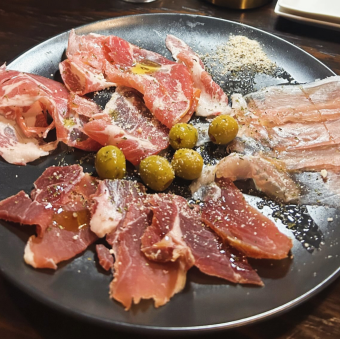 Assortment of 3 types of prosciutto from 3 countries