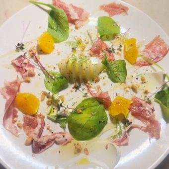 La France pear & navel orange and chestnut pork prosciutto salad