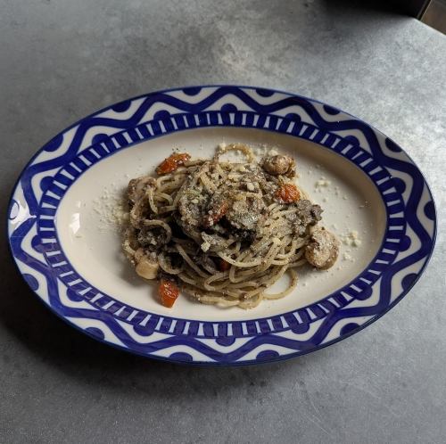 帆立と南仏風オリーブペーストのパスタ