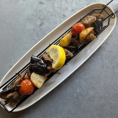 Grilled lamb with aromatic spices