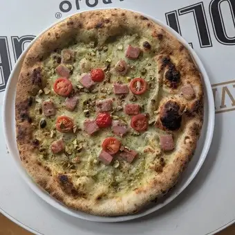 [Cream] Mortadella sausage and pistachio pizza with basil