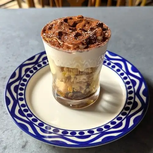 Fluffy cheese cream tiramisu