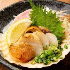 Straw-grilled scallops