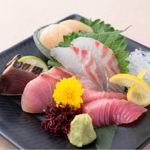 Immerse yourself in the deliciousness of fresh, natural fish delivered directly from the market.