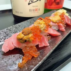 4 pieces of medium-fatty sea urchin roe