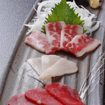 馬刺し三種盛り合わせ