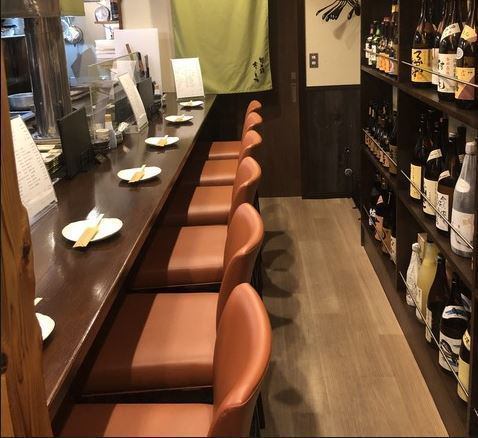 [Counter seats are also ♪] Boasting a calm atmosphere, the counter seats can be used for up to 8 people and can be used casually on the way home from work, dating or visiting alone.Since it is open until midnight, it can be used from late hours.