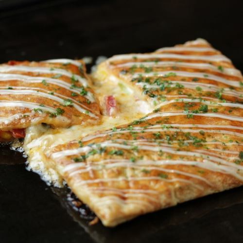 もんじゃ屋さんのカルツォーネ