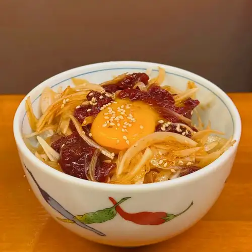 うまユッケ丼