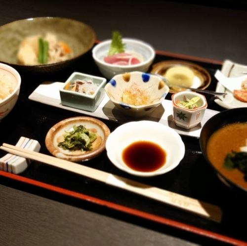 Luxurious lunch set "Hanabi Gozen"