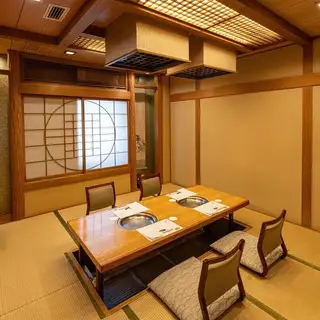 最大6名様までご利用いただける掘りごたつ個室