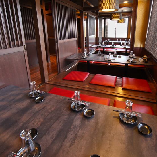There are tatami mat seats recommended for various banquets.We can accommodate from 10 people to a maximum of 90 people, so we can accommodate both small and large groups! You can add all-you-can-drink to the course for an additional 1,650 yen, so we are waiting for your reservation.