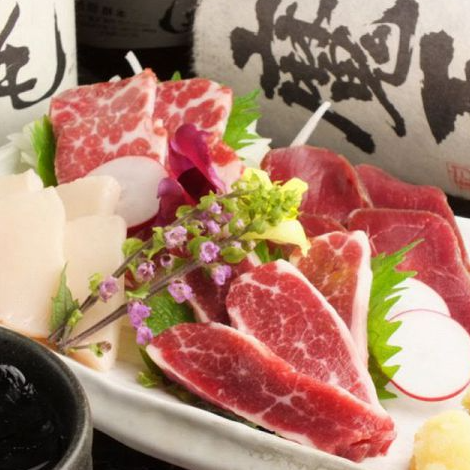 蔵馬ではレバ刺しなどの希少部位もご用意してます！！
