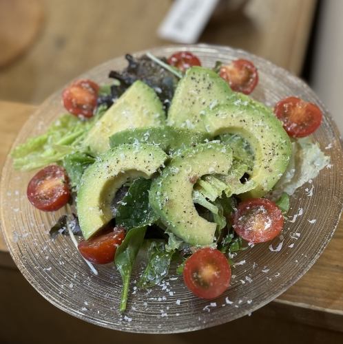 アボカドトマトサラダ