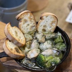 牡蠣のアヒージョ