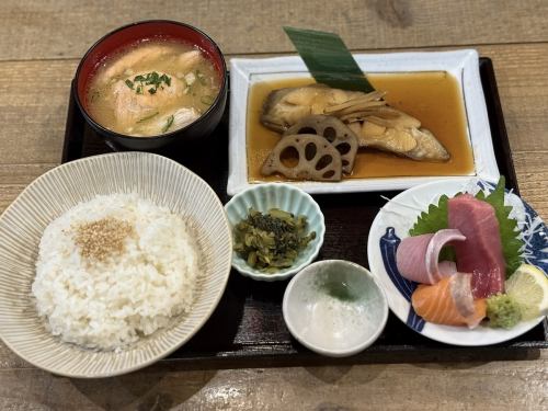 カレイの煮付け定食