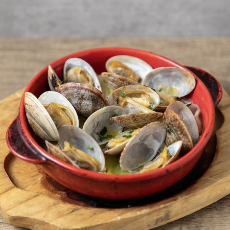 Plenty of clams steamed in wine