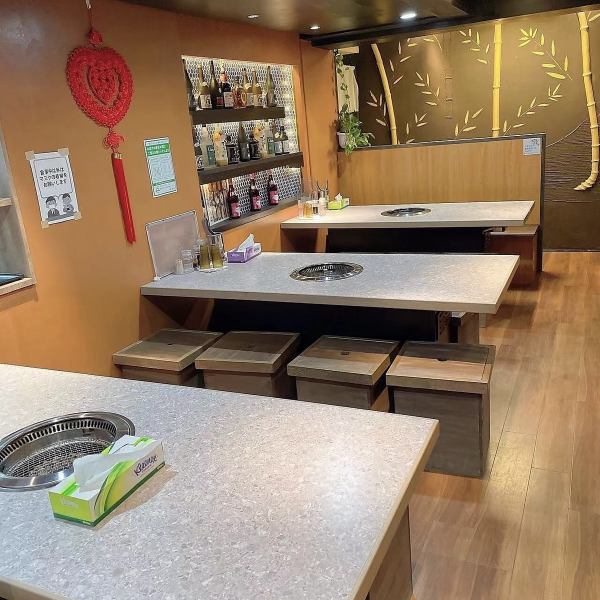 【新橋駅徒歩3分】入りやすい店内で席と席の間はゆったりしております♪120分食べ放題&飲み放題の大変お得なプランがあります！！牛カルビ・和牛ロース・豚カルビ・上ホルモンなどが食べ放題◎お食事はユッケジャンクッパorビビンバからお選びいただけます♪