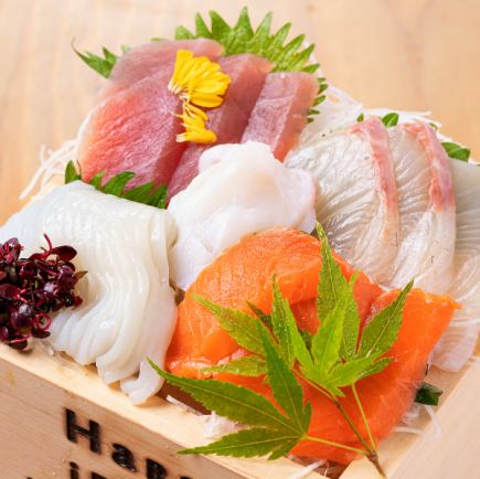 [2 hours all-you-can-drink included] A 4,500 yen course that will fill you to the brim with popular dishes such as sashimi, meat skewers, and soba noodles!