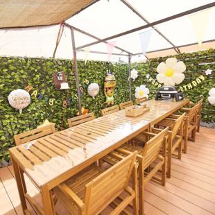 スポットクーラー&タープ付きで暑い日も雨の日も安心♪冬は暖房器具も完備で寒さ対策も万全です!