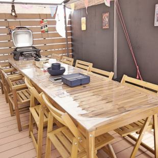 スポットクーラー&タープ付きで暑い日も雨の日も安心♪冬は暖房器具も完備で寒さ対策も万全です!