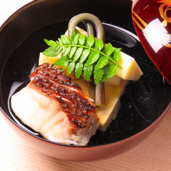 【香ばしさがたまらない。備長炭で焼き上げました】うなぎの蒲焼※コースに含む27500円(税込)