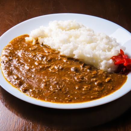 【期間限定!ランチのみ】おすすめ★シェフの作るこだわりのビーフカレー550円(税込)
