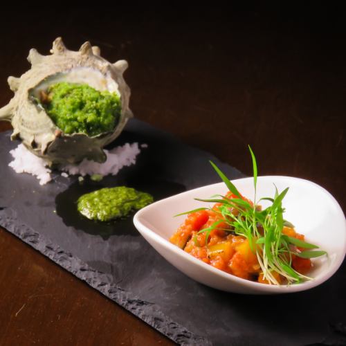 サザエと茸の香草バター焼き