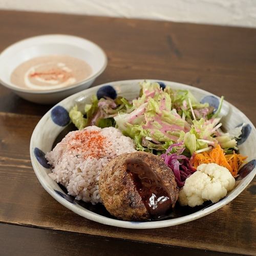 燻製ハンバーグプレート Smoked Hamburg Steak Plate