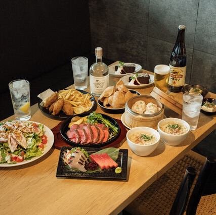 内装がおしゃれな店内で料理をご堪能下さい！