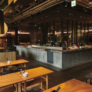 当店は貸切OKで、大型宴会や打ち上げ、パーティーなどに最適なスペースです！立食時は130名様、着席時は110名様までご利用いただけます♪開放感のある空間で、特別なひとときをお過ごしください！皆さまの大切なイベントを、心を込めてサポートいたします。ぜひお気軽にお問い合わせください！