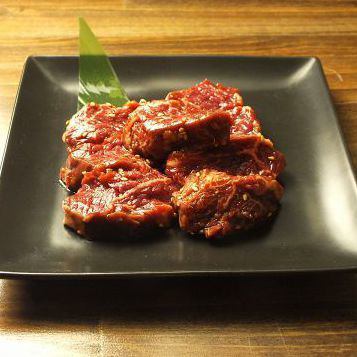 アツアツジューシーで深い味わい！肉の厚さに思わずにんまり！じゃんごーサガリ　
