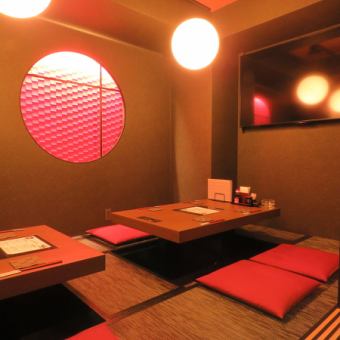 A private room with horigotatsu seating for up to 6 people♪