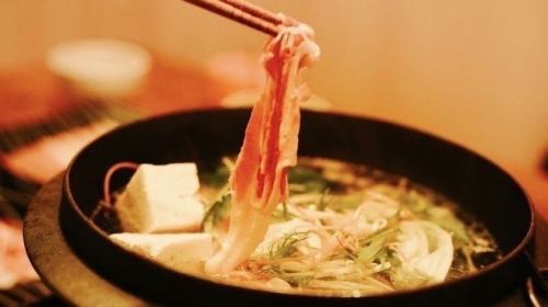 Kagoshima-produced Roppakuro pork shabu-shabu served with secret soup stock