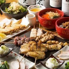 【聚会推荐★】烤鸡肉串鸡肉火锅套餐+无限畅饮4,800日元（含税）