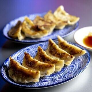【煎饺无限量套餐】多汁煎饺无限量供应 → 3,300日元 + 500日元（含生啤）